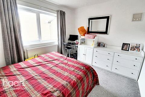 18 Dell Crescent, Northampton, NN3 8SG