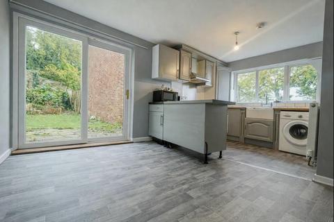 undefined, 4 Bedroom House To Let - HP13