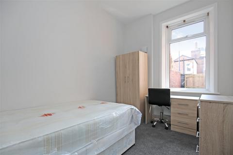 3 bedroom apartment to rent, Osborne Road, Newcastle Upon Tyne NE2