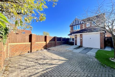 3 bedroom detached house for sale, Meadow Rise, Low Fell, Gateshead, NE9