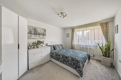 5 Becketts Lane, Steeple Claydon, Buckingham, MK18 2GQ