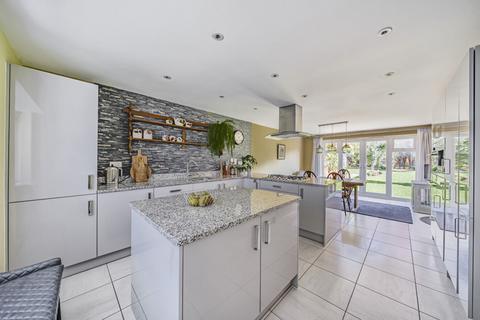 5 Becketts Lane, Steeple Claydon, Buckingham, MK18 2GQ