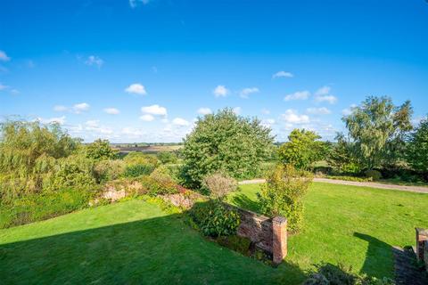 4 bedroom barn conversion to rent, Pettiford Lane, Wootton Wawen Henley-In-Arden B95