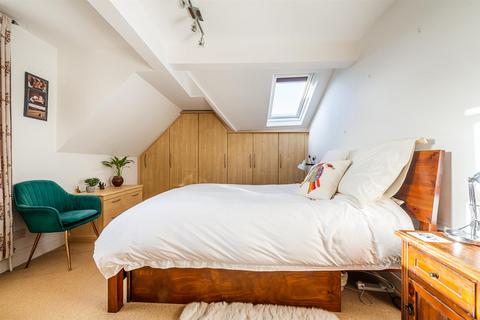 Flat 5, 4 Warren Avenue, Bromley, BR1 4BS