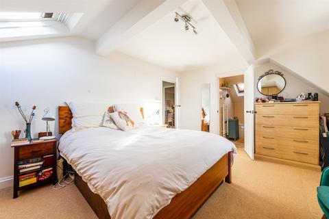 Flat 5, 4 Warren Avenue, Bromley, BR1 4BS