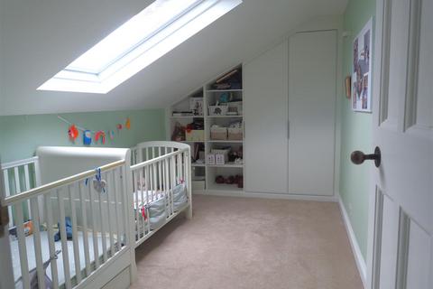 Flat 5, 4 Warren Avenue, Bromley, BR1 4BS
