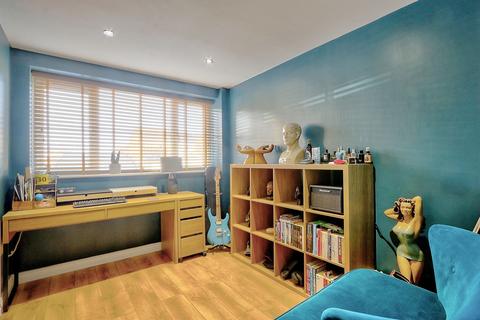 21 Birchwood Grove, Middlesbrough, TS6 0GE