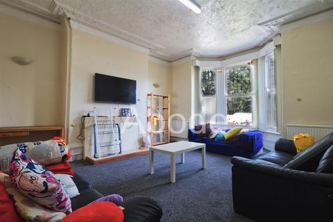 10 bedroom house to rent, Bainbrigge Road, Headingley, Leeds