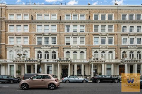 Queens Gate Place  , South Kensington , London , SW7