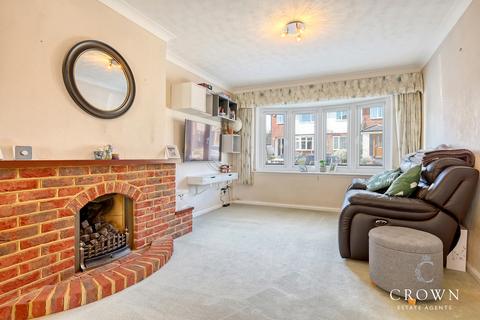 3 bedroom semi-detached house for sale, Lindhurst Drive, Ramsden Heath, Billericay