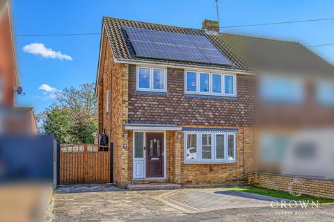 3 bedroom semi-detached house for sale, Lindhurst Drive, Ramsden Heath, Billericay