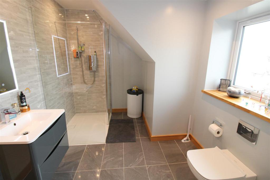 BED 2 ENSUITE.jpg