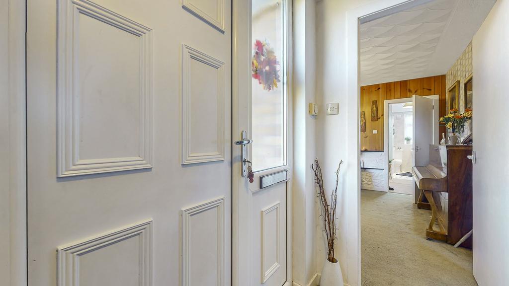 Lomond Court, Barrhead G78 3 bed semidetached bungalow for sale £215,000