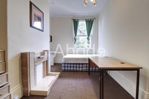 undefined, Hyde Park Road, Hyde Park, Leeds