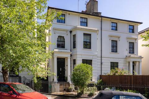 4 bedroom semi-detached house for sale, Warwick Gardens, Kensington, London