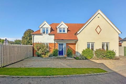 3 bedroom detached house for sale, Goodnestone Road, Wingham, Canterbury