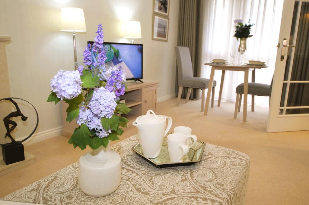 Showroom Apartmen