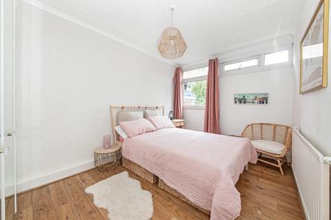 7 Unwin Close, London, SE15 6SH