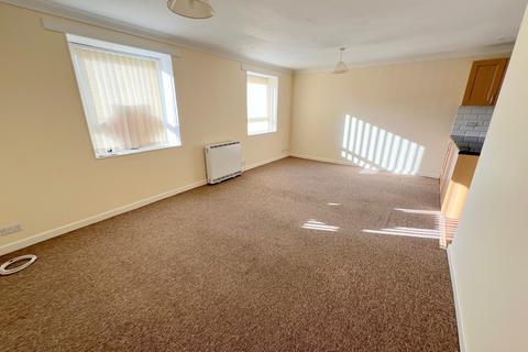 3 bedroom flat for sale, Ferndale Road, New Milton, Hampshire. BH25 5EY