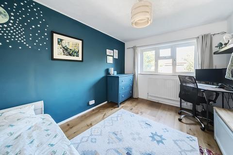 Flat 3, Healey House Brackley Road, Beckenham, BR3 1RE
