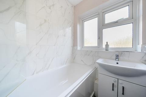 Flat 3, Healey House Brackley Road, Beckenham, BR3 1RE