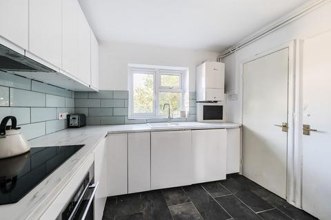 Flat 3, Healey House Brackley Road, Beckenham, BR3 1RE