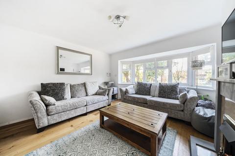 Flat 3, Healey House Brackley Road, Beckenham, BR3 1RE