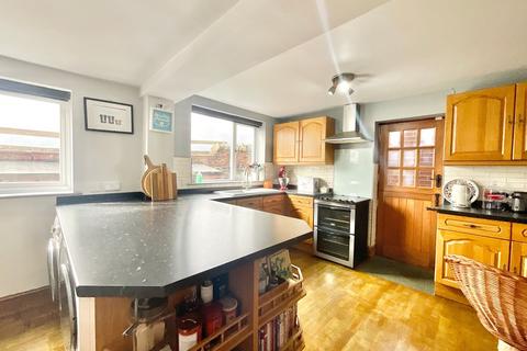 4 bedroom cottage for sale, Moreton, Newport, TF10