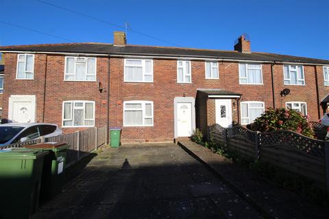 3 bedroom terraced house to rent, St. Georges Place, Hythe CT21