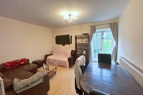 3 bedroom flat to rent, Osborne Terrace, Tyne and Wear NE2