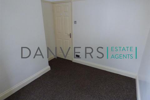 2 bedroom end of terrace house to rent, Sykefield Avenue, Leicester LE3