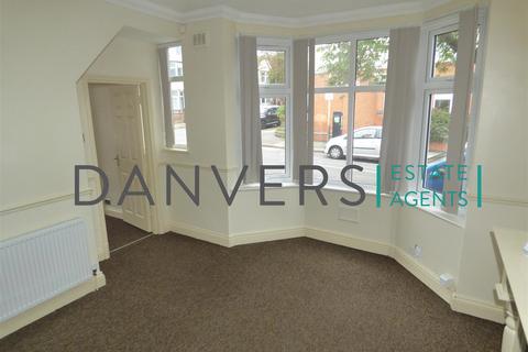 2 bedroom end of terrace house to rent, Sykefield Avenue, Leicester LE3