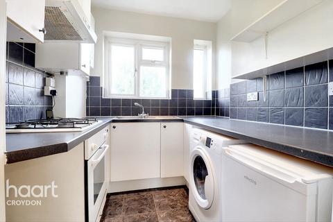 3 bedroom flat to rent, Rees Gardens, CROYDON