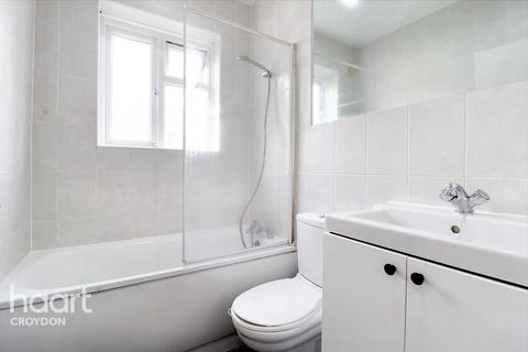 3 bedroom flat to rent, Rees Gardens, CROYDON