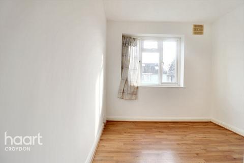 3 bedroom flat to rent, Rees Gardens, CROYDON