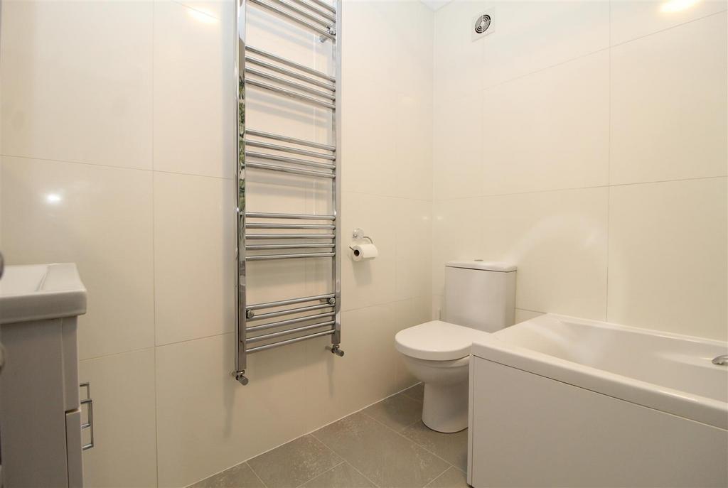 Epple Bay Road, Birchington 3 bed detached house for sale £500,000