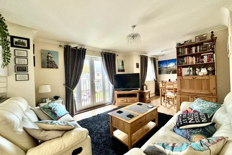 2 bedroom apartment for sale, Fearnley Croft, Gomersal, BD19