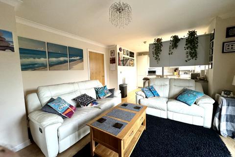 2 bedroom apartment for sale, Fearnley Croft, Gomersal, BD19