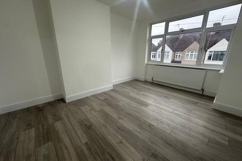 5 bedroom semi-detached house to rent, Harrow, HA1