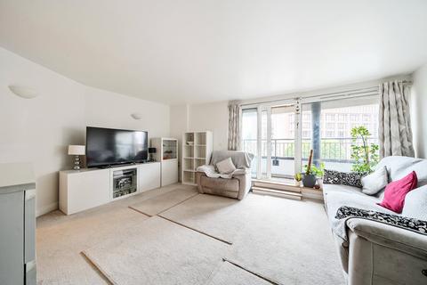 2 bedroom penthouse to rent, Stanley Road, Woking, GU21