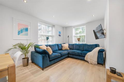 2 bedroom flat for sale, Bertrand House, Leigham Avenue, Streatham, SW16