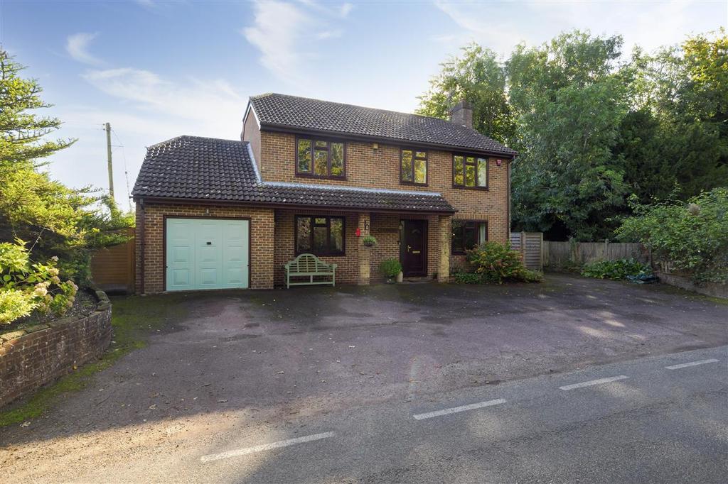 Eythorne Road, Shepherswell... 4 bed detached house for sale £695,000