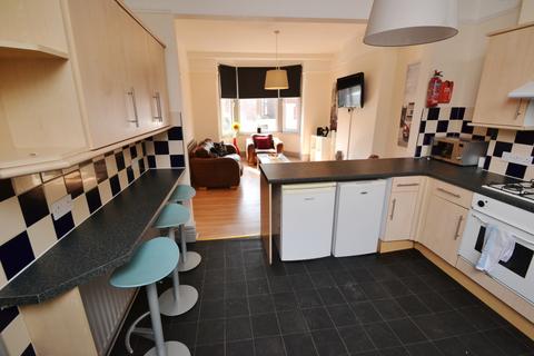 5 bedroom semi-detached house to rent, Shrewsbury Road, Nottingham NG2