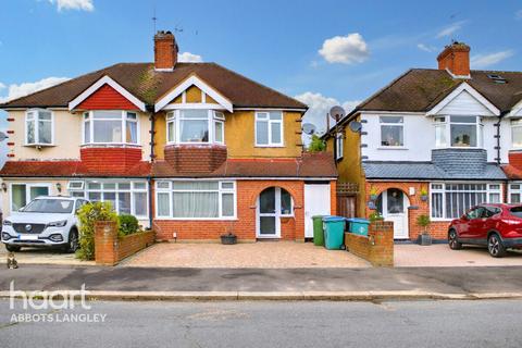 3 bedroom semi-detached house for sale, Meadow Road, Watford