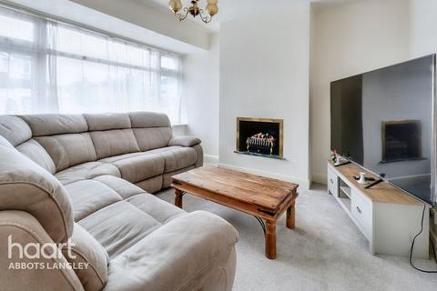 3 bedroom semi-detached house for sale, Meadow Road, Watford