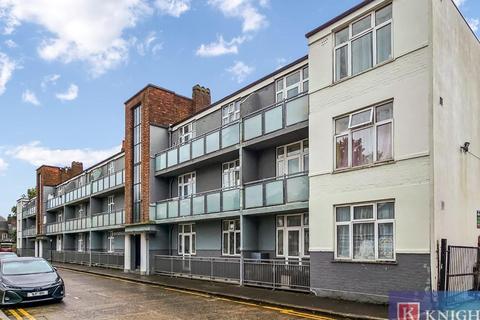 2 bedroom flat for sale, Angel Close, London, N18