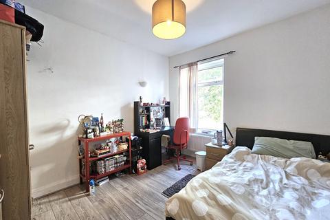 3 bedroom flat to rent, East End Road, London, N2