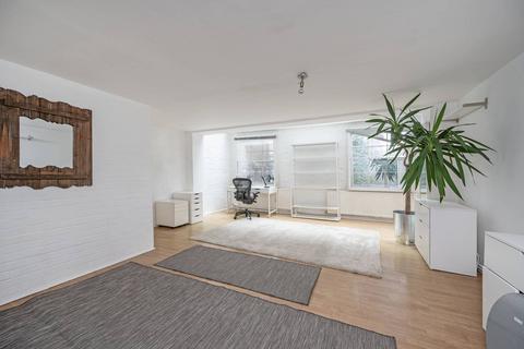 2 bedroom flat for sale, Queensbridge Road, Columbia Road, London, E2