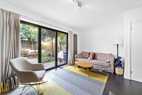 3 bedroom house for sale, Cambridge Close, West Wimbledon, SW20