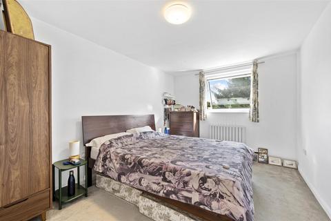 7 Cambridge Close, London, SW20 0PT